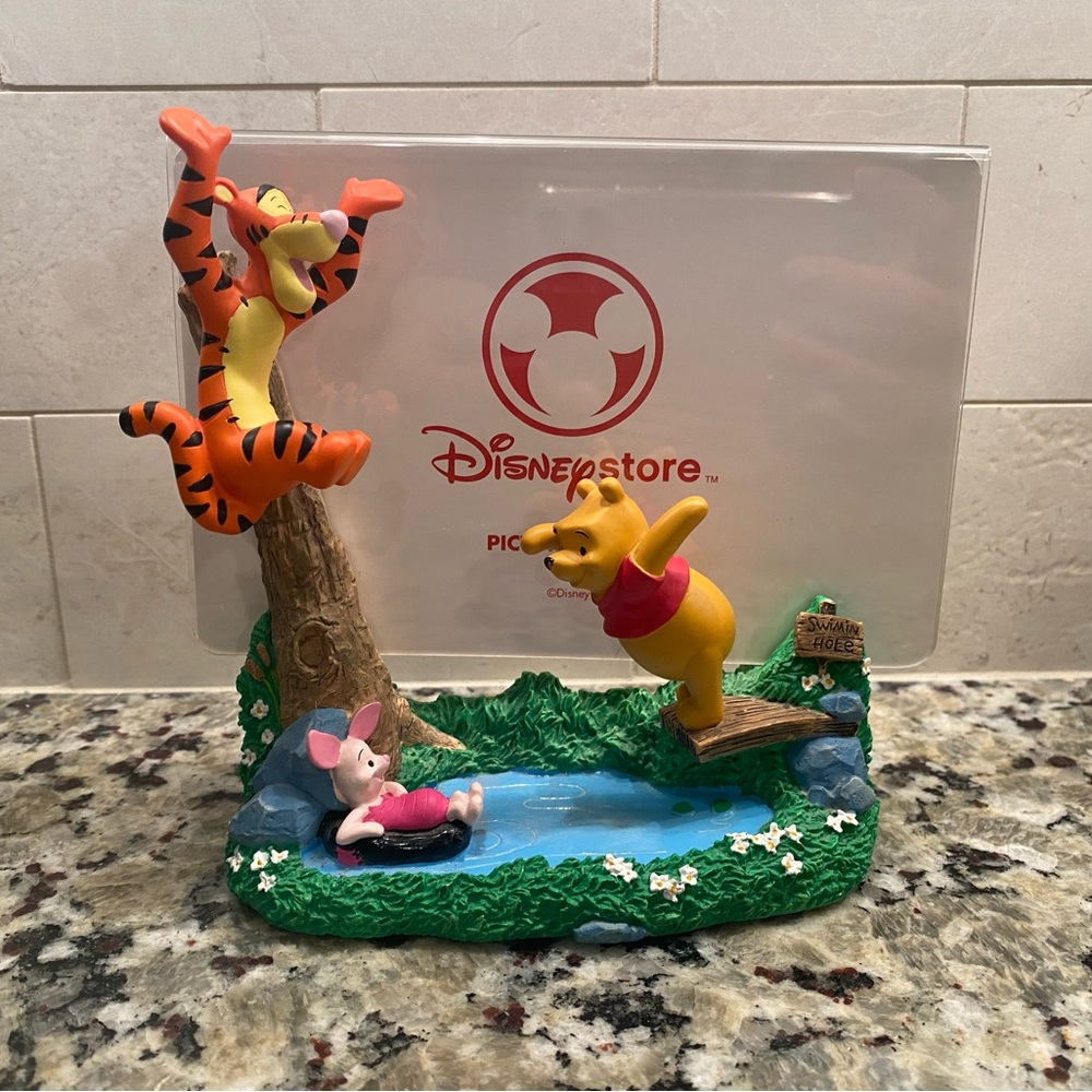 Disney Store - Winnie the Pooh picture frame - GUC